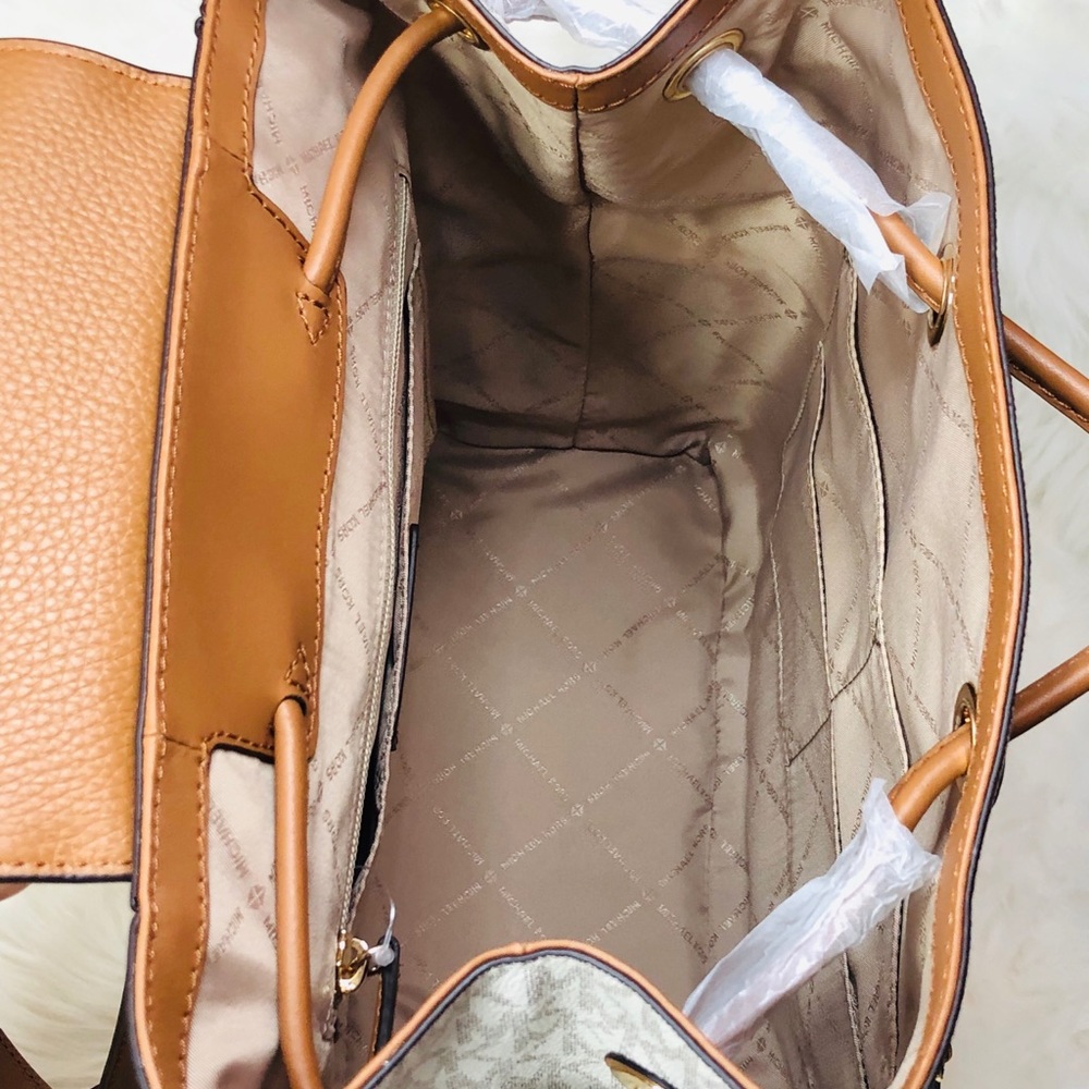 3PCS Michael Kors Abbey LG Cargo Backpack Set - Picture 6 of 8